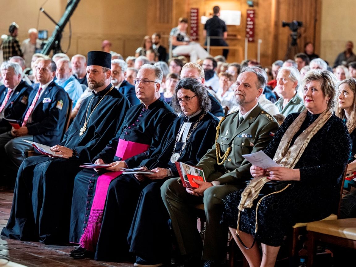 Ekumeničtí hosté při bohoslužbě v Betlémské kapli k připomenutí Mistra Jana Husa 6.7.2023