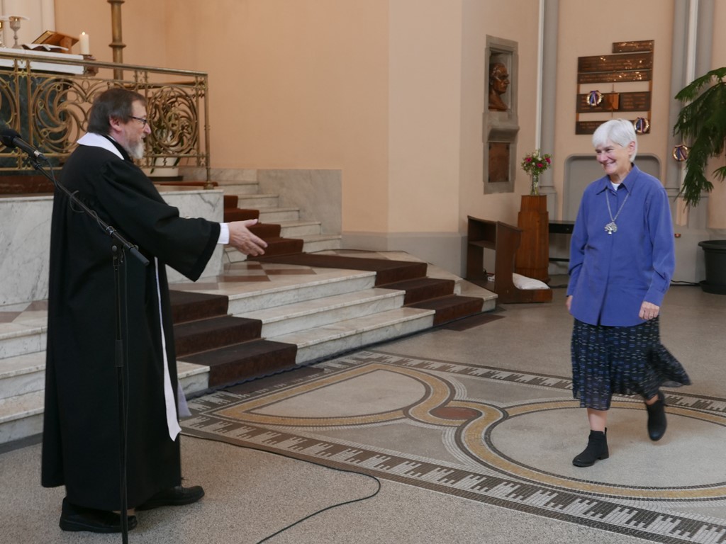 Farářka Mgr. Eva Mikulecká byla oceněna za soustavnou vynikající duchovenskou činnost a za trvalou pomoc mladým lidem při začleňování do života.