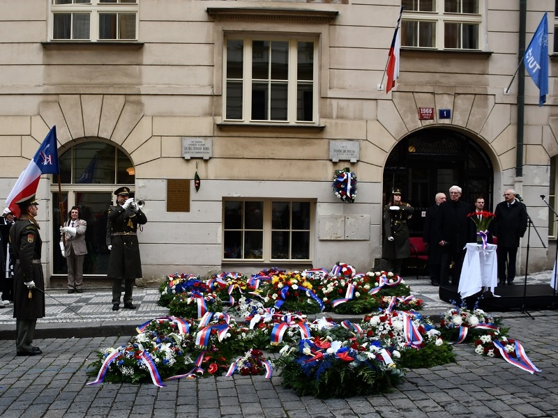 Pietní setkání u Hlávkovy koleje