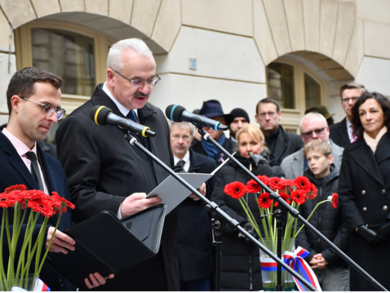 Prorektor Jagellonské univerzity v Krakově Prorektor Jagellonské univerzity v Krakově Jaroslaw Górniak před Hlávkovou kolejí vzpomenul zatčení profesorů své univerzity. Foto: Petr Skála